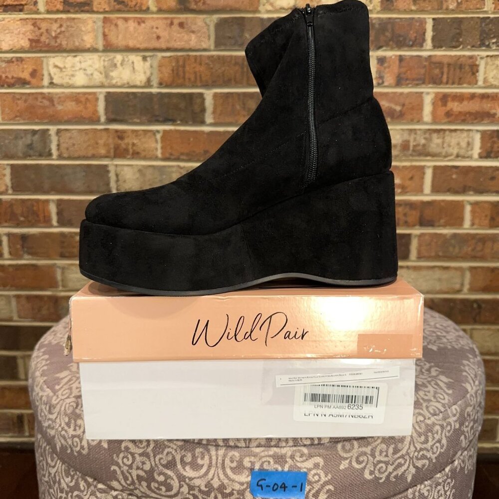 Wild Pair Womens Earlee Faux Suede Round Toe Ankle Booties Black Size 9 Medium - Picture 5 of 5